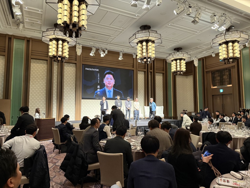 審査員とファシリ