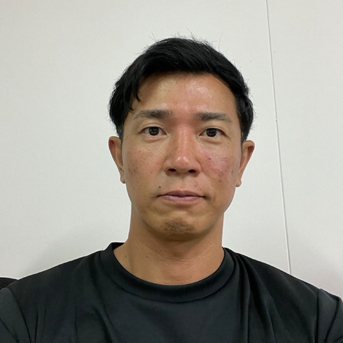 川田 康広