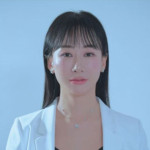 榮 心愛