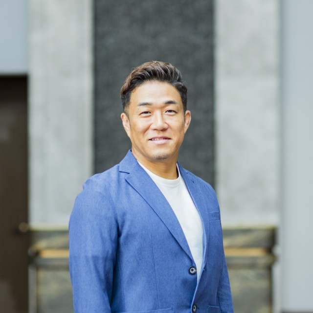 小手 健裕