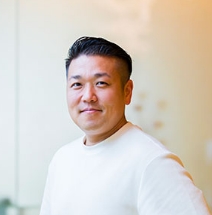 中尾 友彦